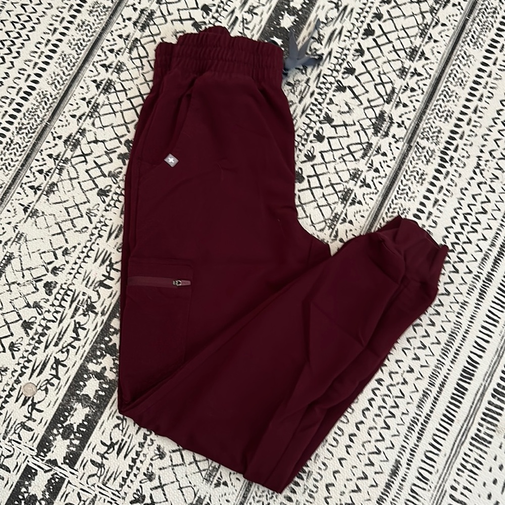 Figs Jogger Scrub Pants - Burgundy